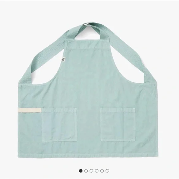 Sage White Crossback Apron - Hedley & Bennett